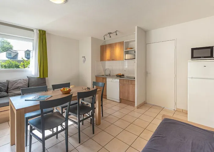 5 Pers- By Interhome Saumur